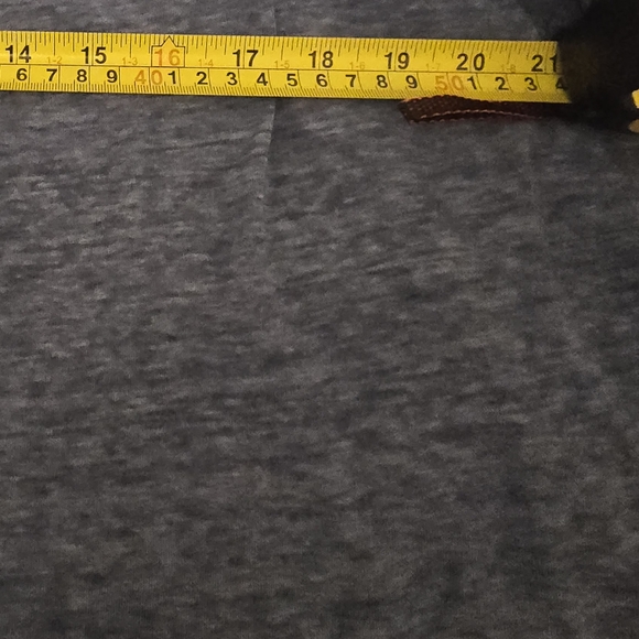 Gildan Softstyle 100% Cotton Christmas Graphic Tee “Get Sassy With Santa” Large - Picture 8 of 8